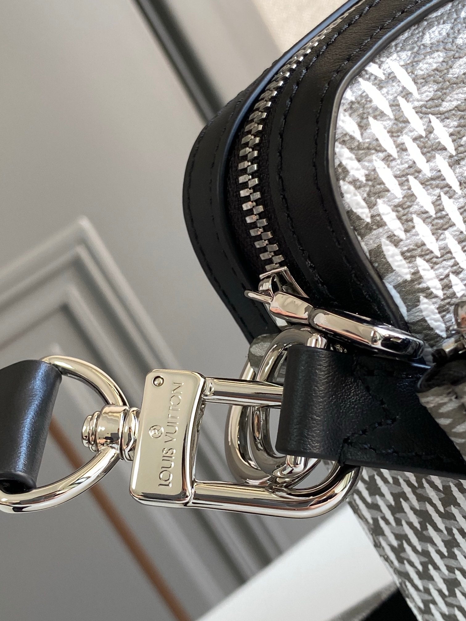 Louis Vuitton Trio Messenger Damier Graphite Plaster For Men, Bags, Shoulder And Crossbody Bags 9.8in/25cm Louis Vuitton