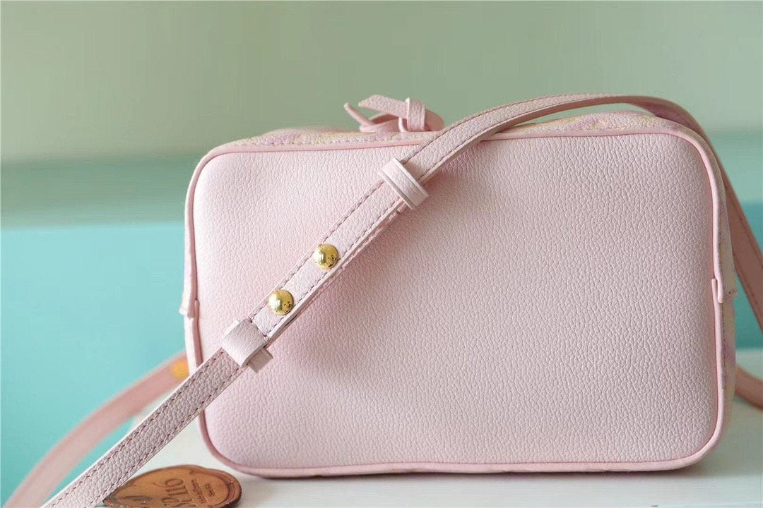 Louis Vuitton NeoNoe Monogram Empreinte Pink For Women,  Shoulder And Crossbody Bags 7.9in/20cm Louis VuittonÃƒâ€šÃ‚Â 