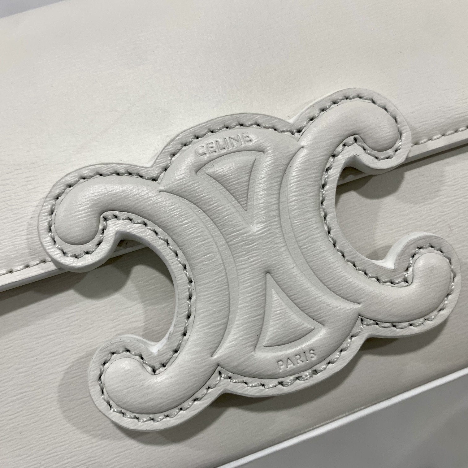 Celine Chain Shoulder Bag Cuir Triomphe White For Women 7.9in/20cm