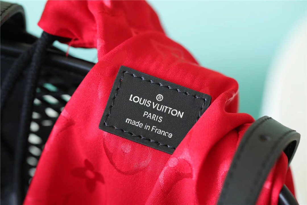 Louis Vuitton Bucket PM Monogram LaBy Nicolas Ghesquiere Black For Women,  Shoulder And Crossbody Bags 26cm/10.2in Louis Vuitton M20352