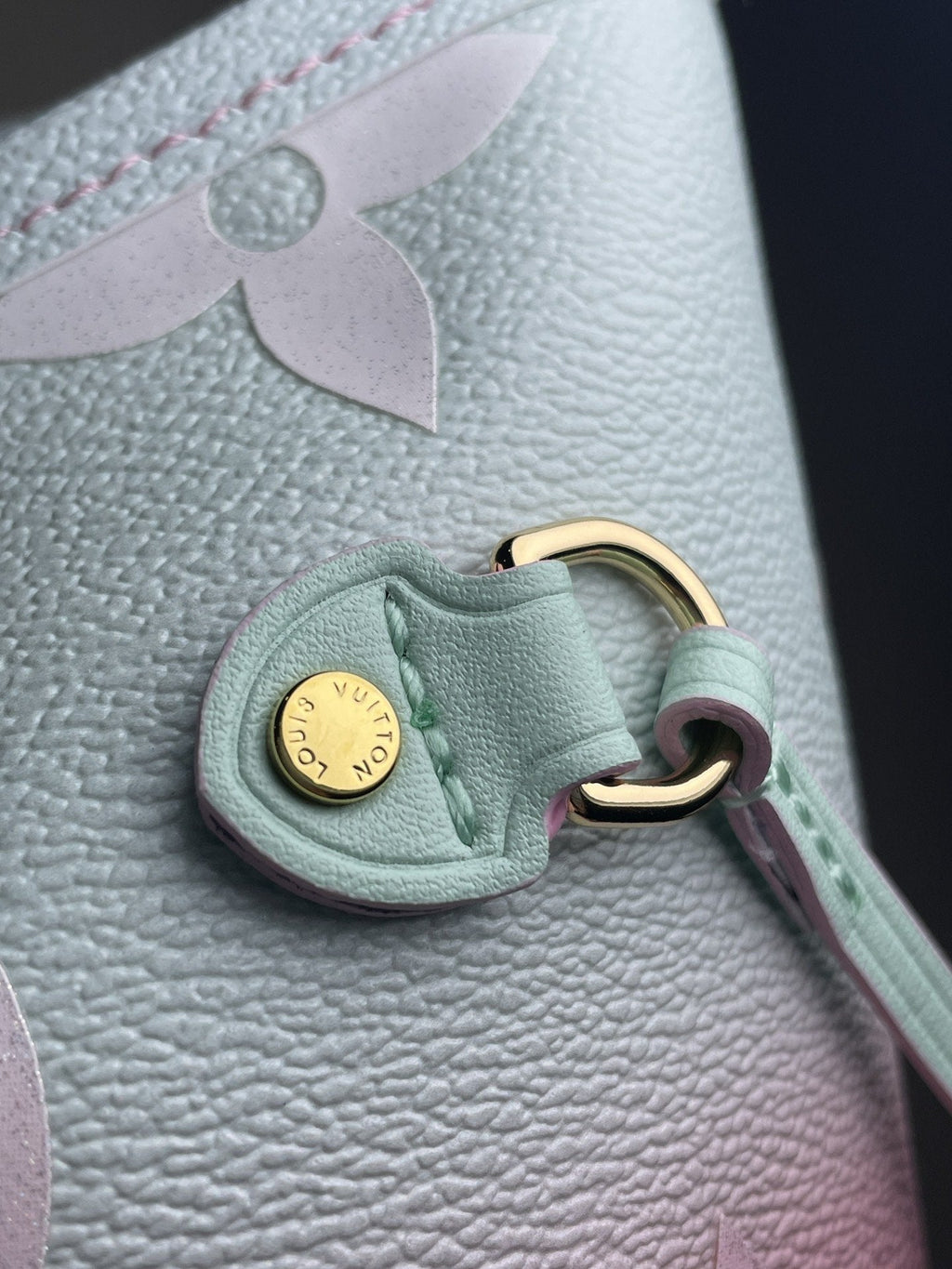Louis Vuitton Neverfull MM Tote Bag Monogram Canvas Sunrise Pastel For Women,  Shoulder Bags 12.2in/31cm Louis Vuitton M46077