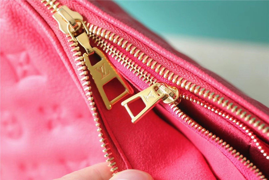 Louis Vuitton Coussin Grain GlamIuo Pink For Women, WomenÃƒÂ¢Ã¢â€šÂ¬Ã¢â€žÂ¢s Bags, Shoulder And Crossbody Bags 8.3in/21cm Louis Vuitton M20750