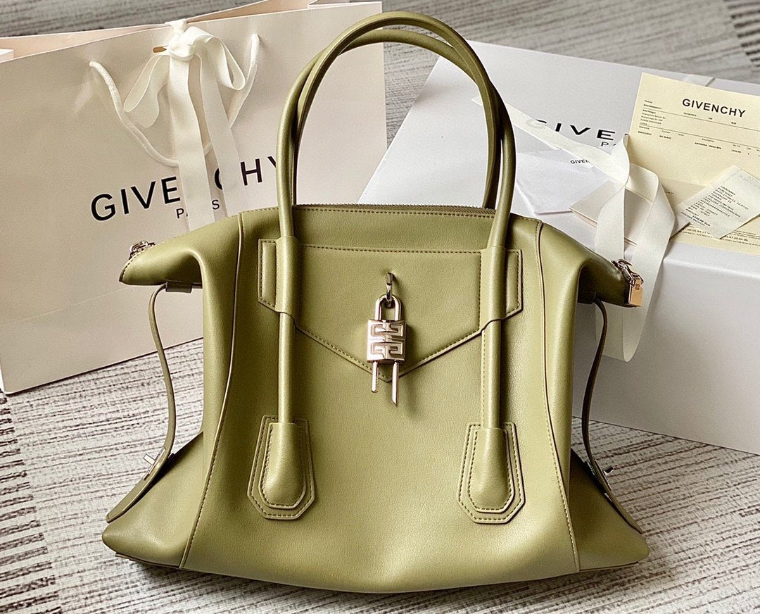 gv Small Antigona Soft Bag Green For Women, Handbags, Shoulder Bags 17.7in/45cm GVCÃ‚Â 