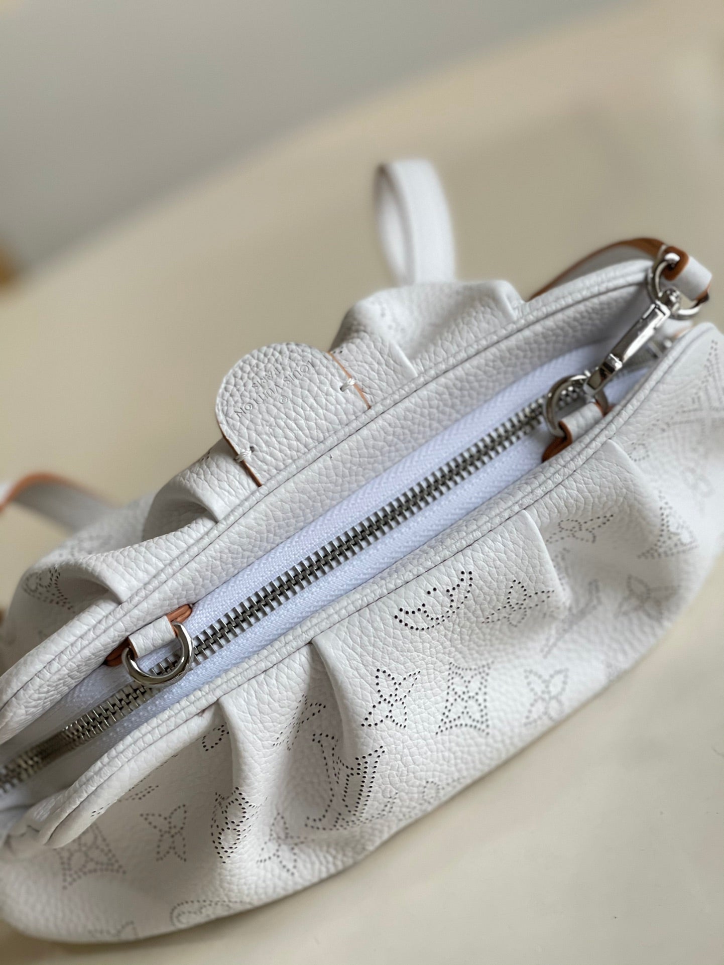 Louis Vuitton Scala Mini Pouch White For Women,  Shoulder And Crossbody Bags 9.1in/23cm Louis Vuitton M80410