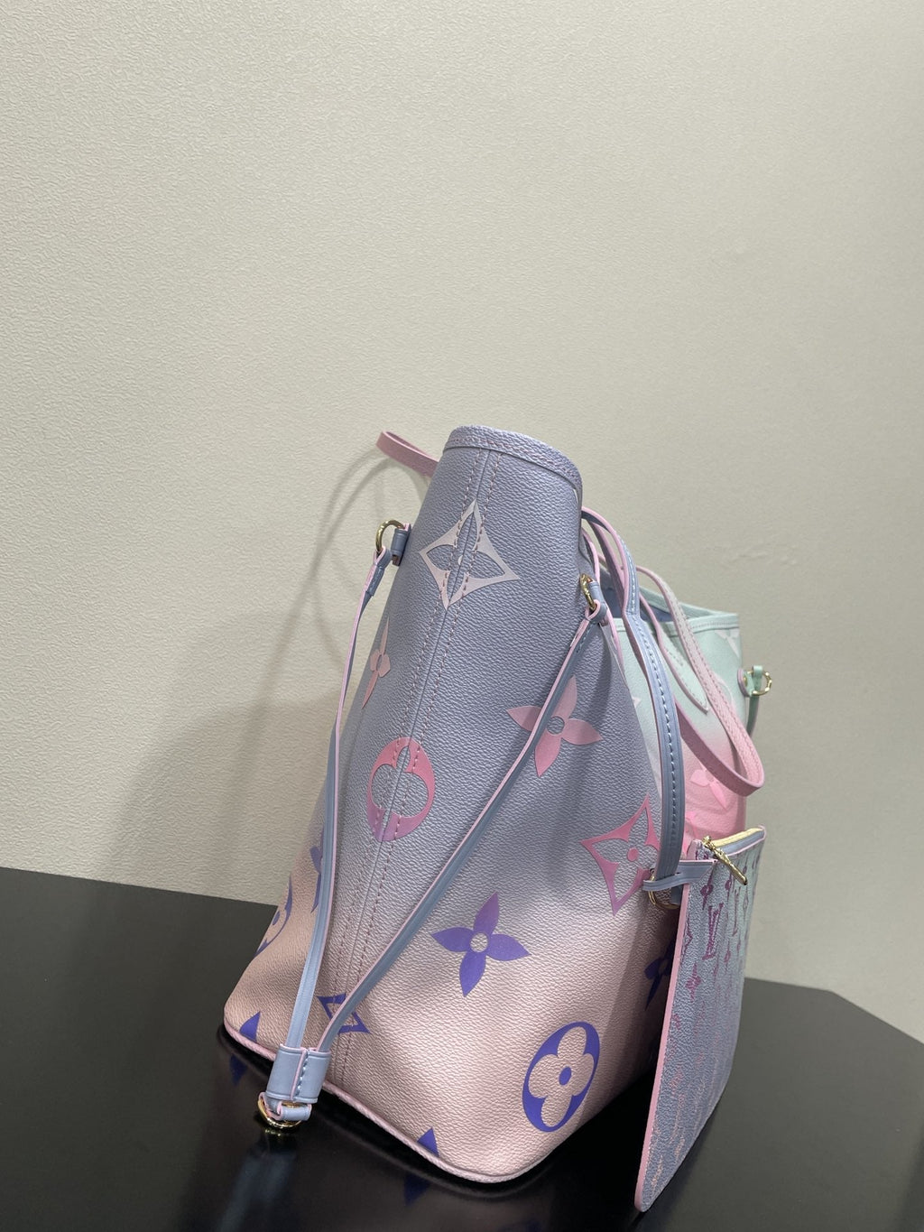 Louis Vuitton Neverfull MM Tote Bag Monogram Canvas Sunrise Pastel For Women,  Shoulder Bags 12.2in/31cm Louis Vuitton M46077