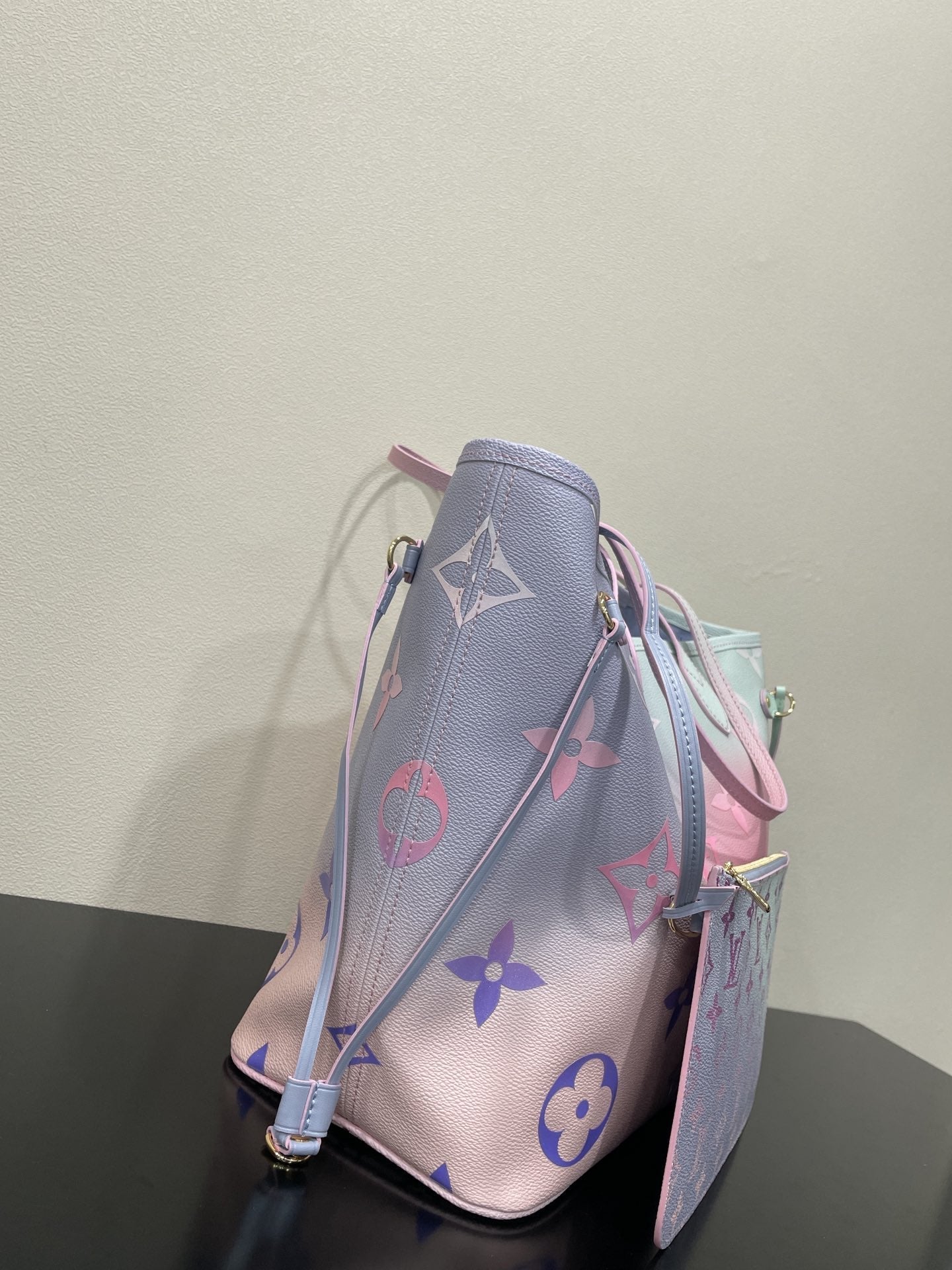 Louis Vuitton Neverfull MM Tote Bag Monogram Canvas Sunrise Pastel For Women,  Shoulder Bags 12.2in/31cm Louis Vuitton M46077