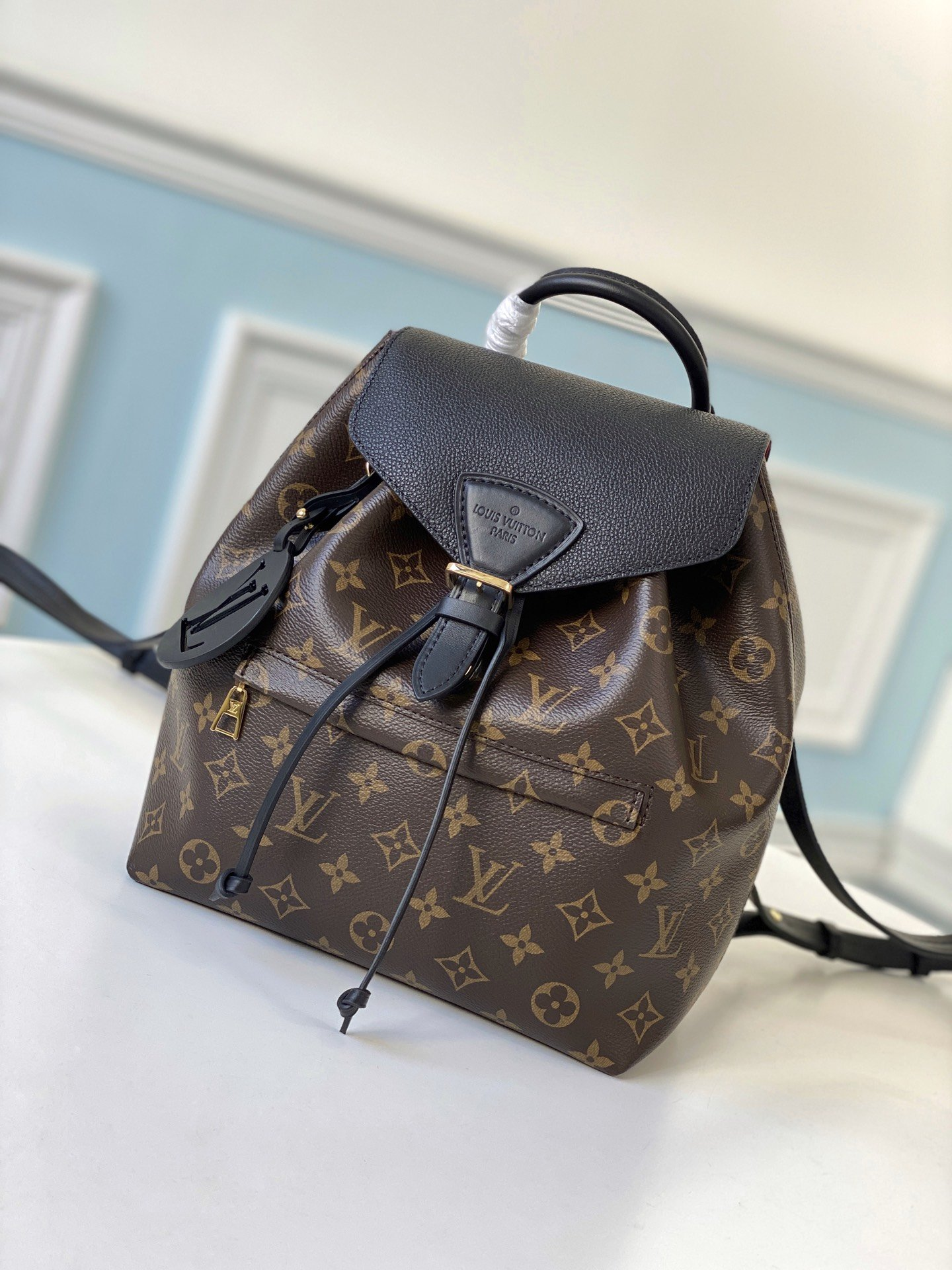 Elite Carryalls