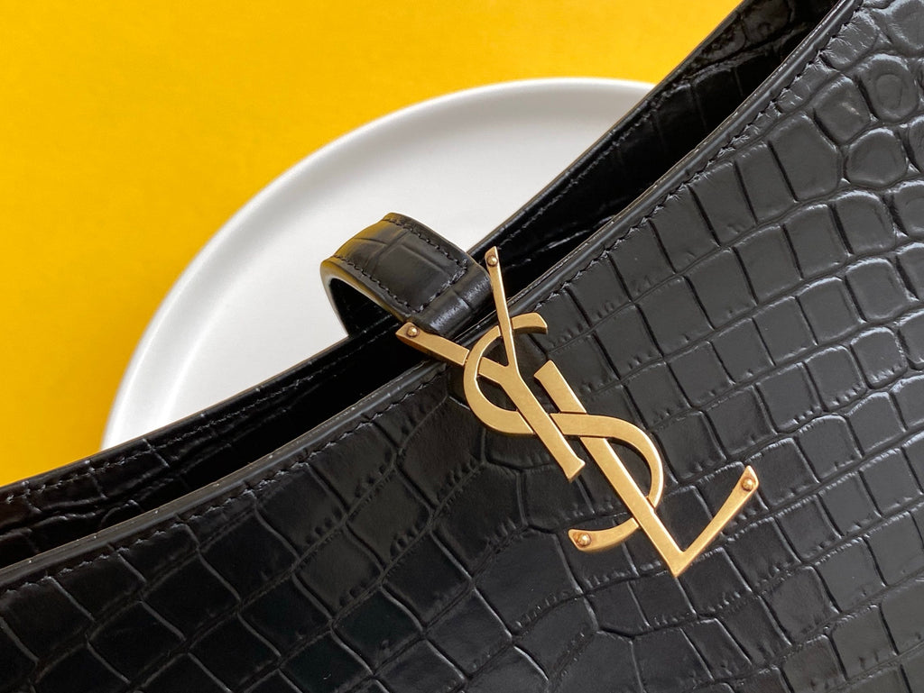 Top Quality LE 5 Ã 7 Hobo Bag Black In Embossed Material For Women 9in/23cm YSL 657228DZESW1062