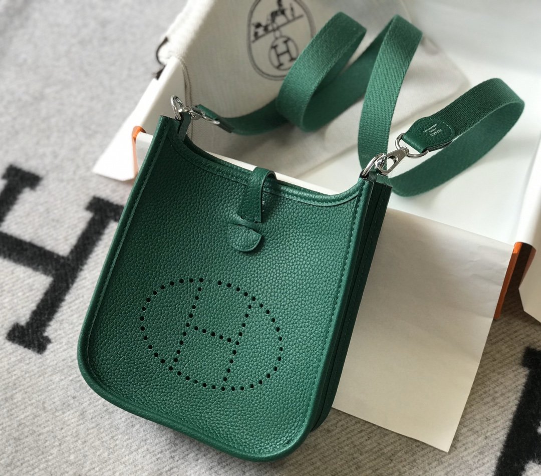 Evelyne 16 Amazone Bag Green With SiLouis Vuittoner-Toned Hardware For Women, Shoulder And Crossbody Bags 6.3in/16cm