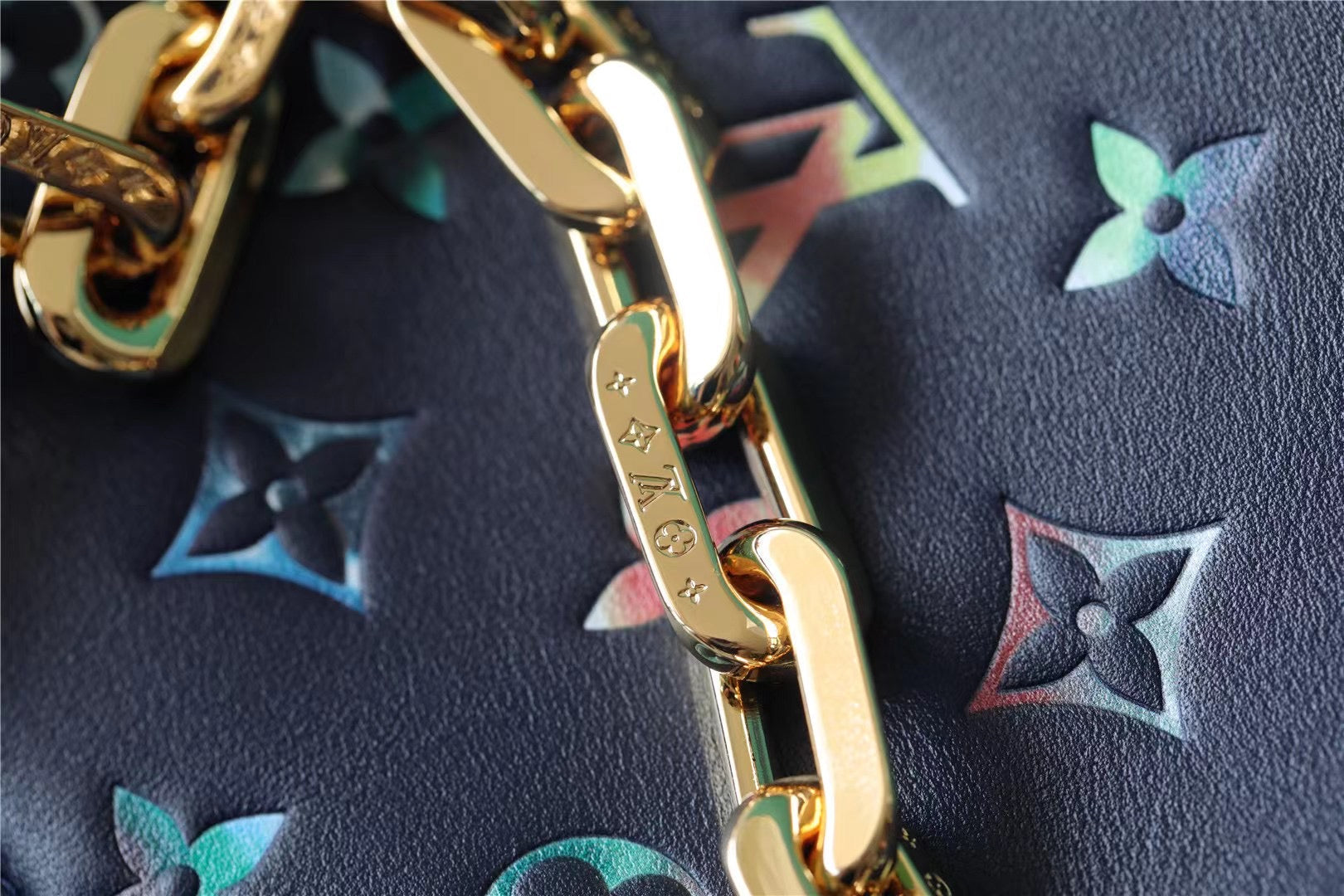 Louis Vuitton Coussin PM Puffy Navy Blue For Women,  Shoulder And Crossbody Bags 10.2n/26cm Louis Vuitton