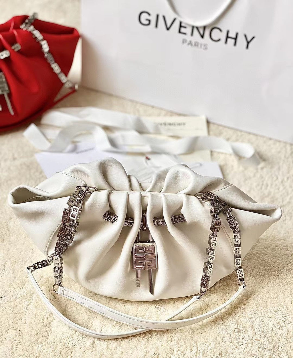 gv Small Kenny Bag Ivory For Women, Handbags, Shoulder Bags 12.6in/32cm GLAMI50MJB1DM-105