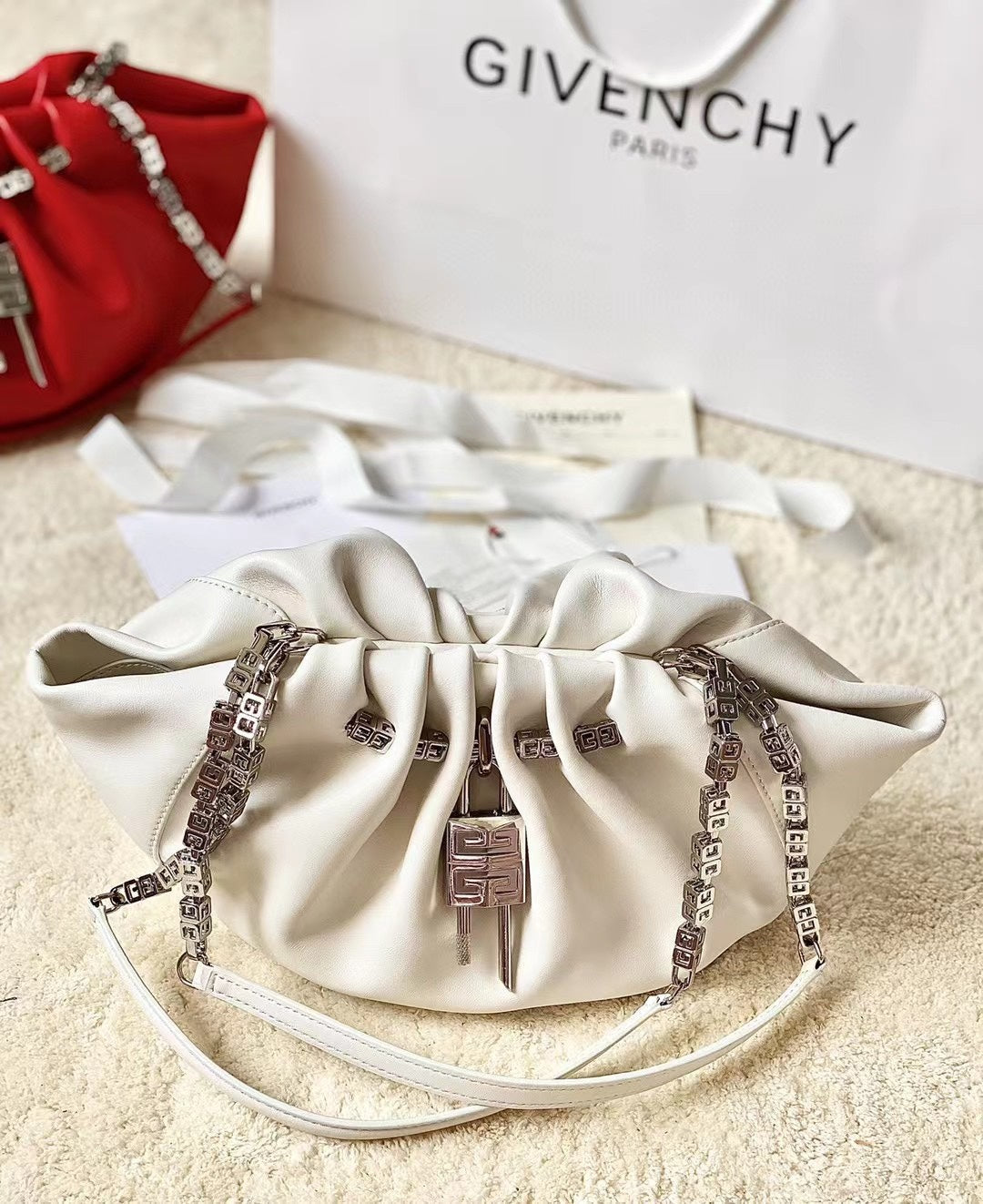 gv Small Kenny Bag Ivory For Women, Handbags, Shoulder Bags 12.6in/32cm GLAMI50MJB1DM-105
