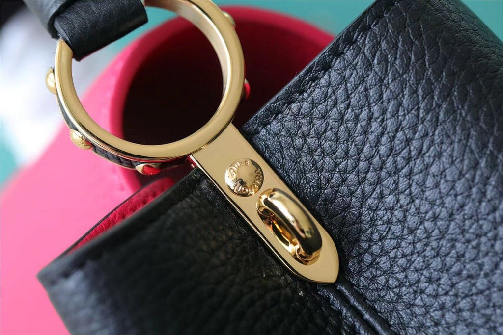 Louis Vuitton Capucines Taurillon Black/ Rose Berlingot For Women, WomenÃƒÂ¢Ã¢â€šÂ¬Ã¢â€žÂ¢s Bags, Shoulder And Crossbody Bags 10.6in/27cm Louis Vuitton