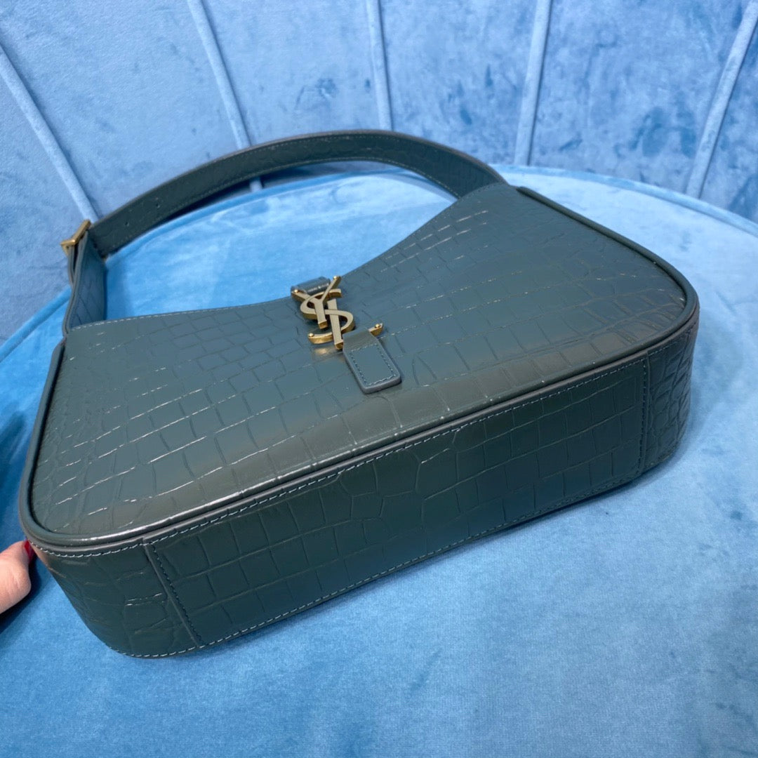 YSSL Le 5 Ã 7 Hobo Bag In Crocodile Embossed Shiny Dark Green For Women 9in/23cm YSL 657228DZE0W3045