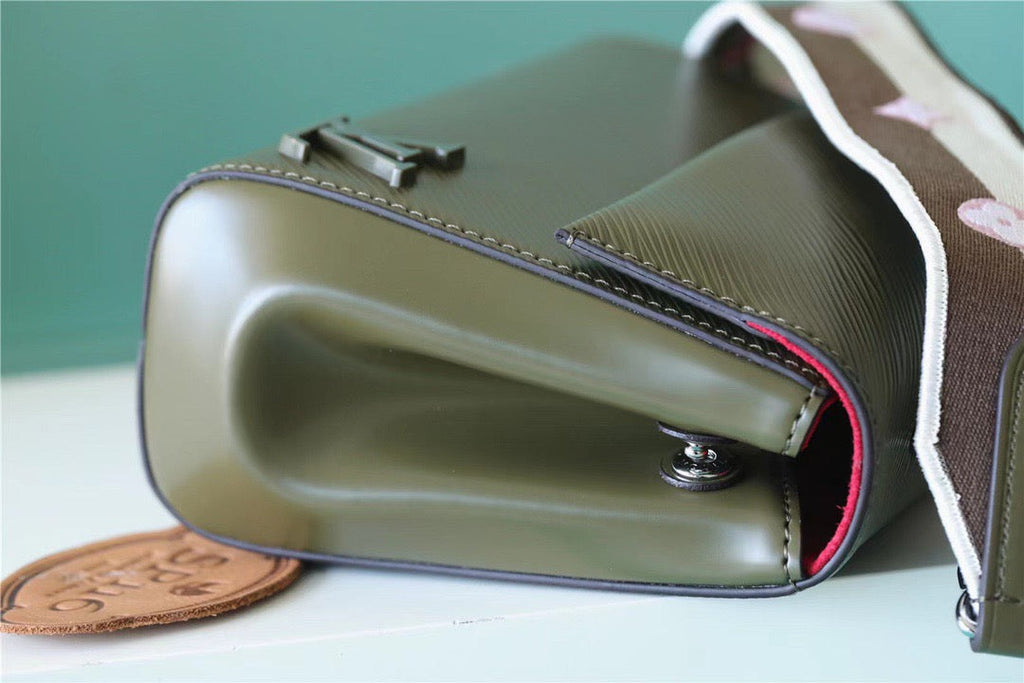 Louis Vuitton Cluny Mini Epi Green For Women,  Shoulder And Crossbody Bags 20cm/7.9in Louis VuittonÃƒâ€šÃ‚Â 