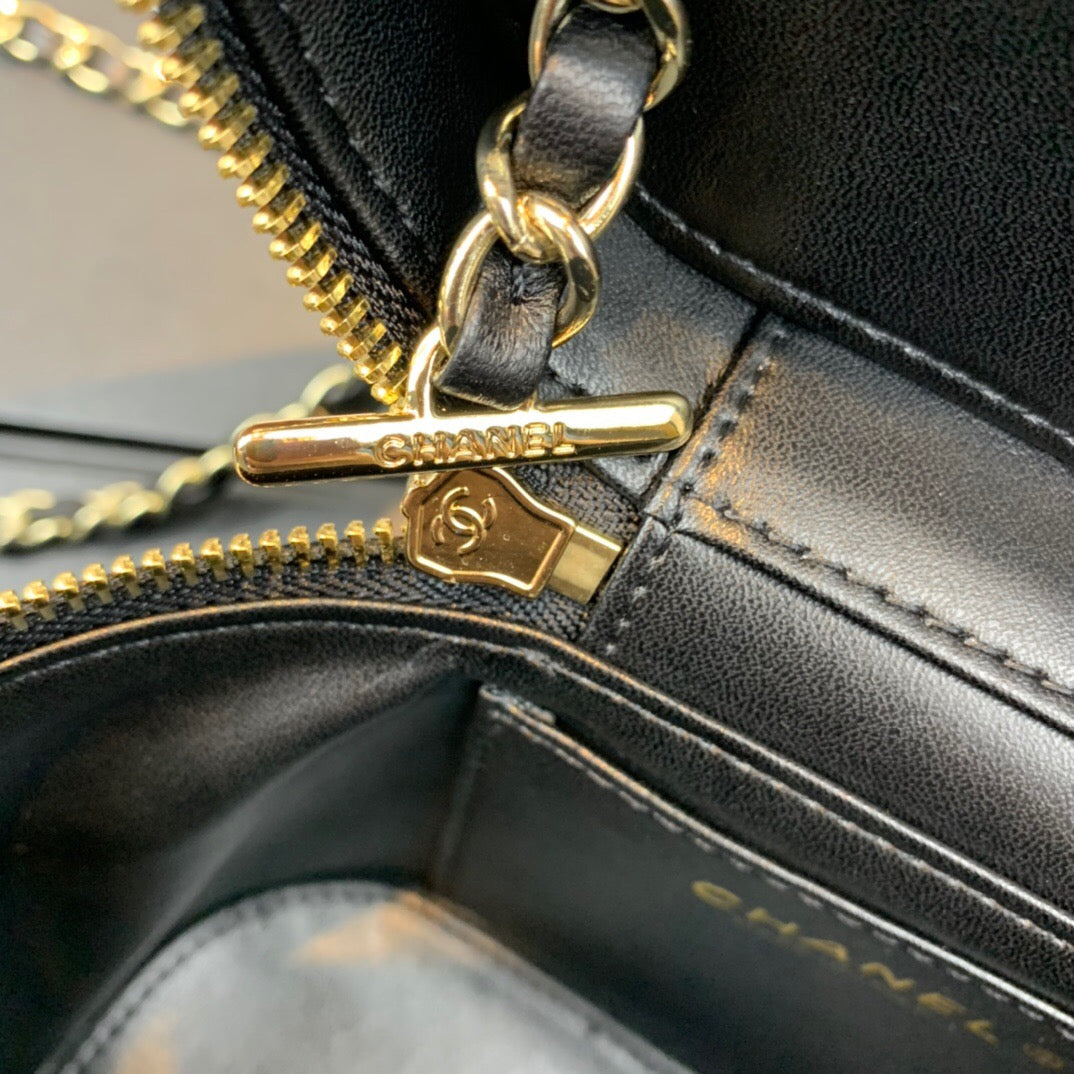 Chanelouis Vuittonanity Case Gold Hardware Black For Women, Women’s Handbags, Shoulder Bags 7.9in/20cm AS2061 