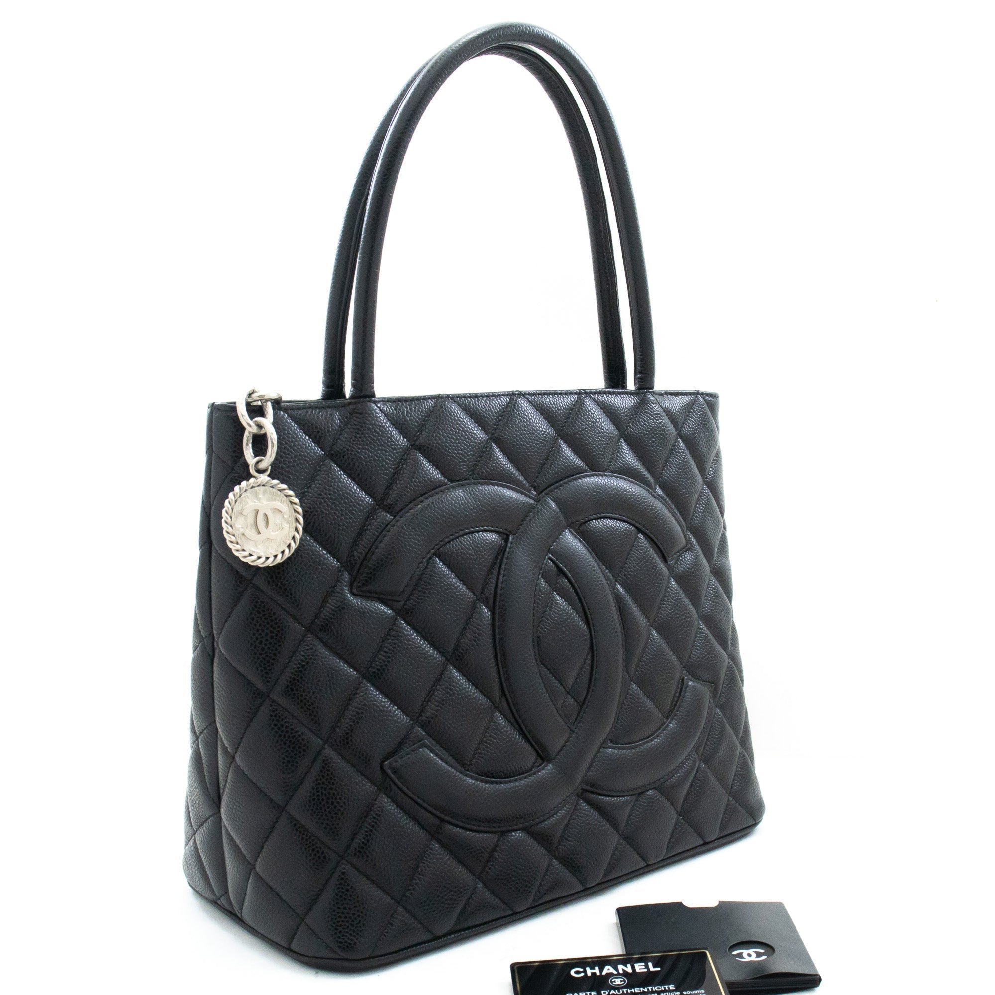 CHANEL SiLouis Vuittoner Medallion Caviar Shoulder Bag Grand Shopping Tote i75