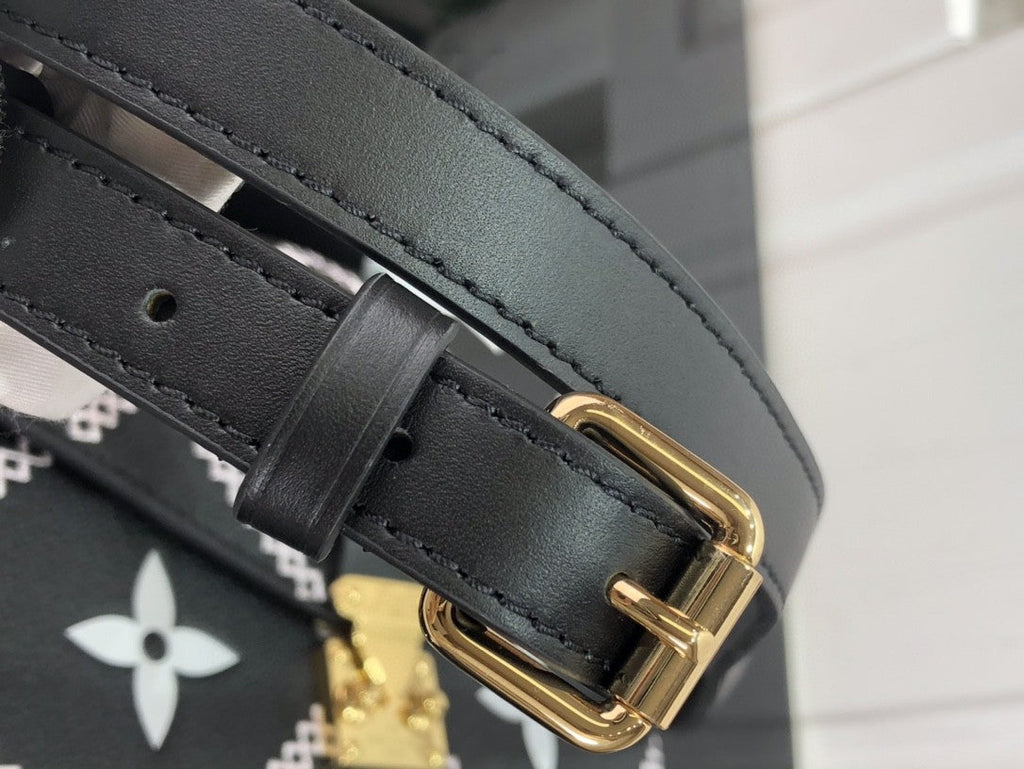 Louis Vuitton Pochette Metis Monogram Empreinte Black For Spring,  Shoulder And Crossbody Bags 9.8in/25cm Louis Vuitton M46028