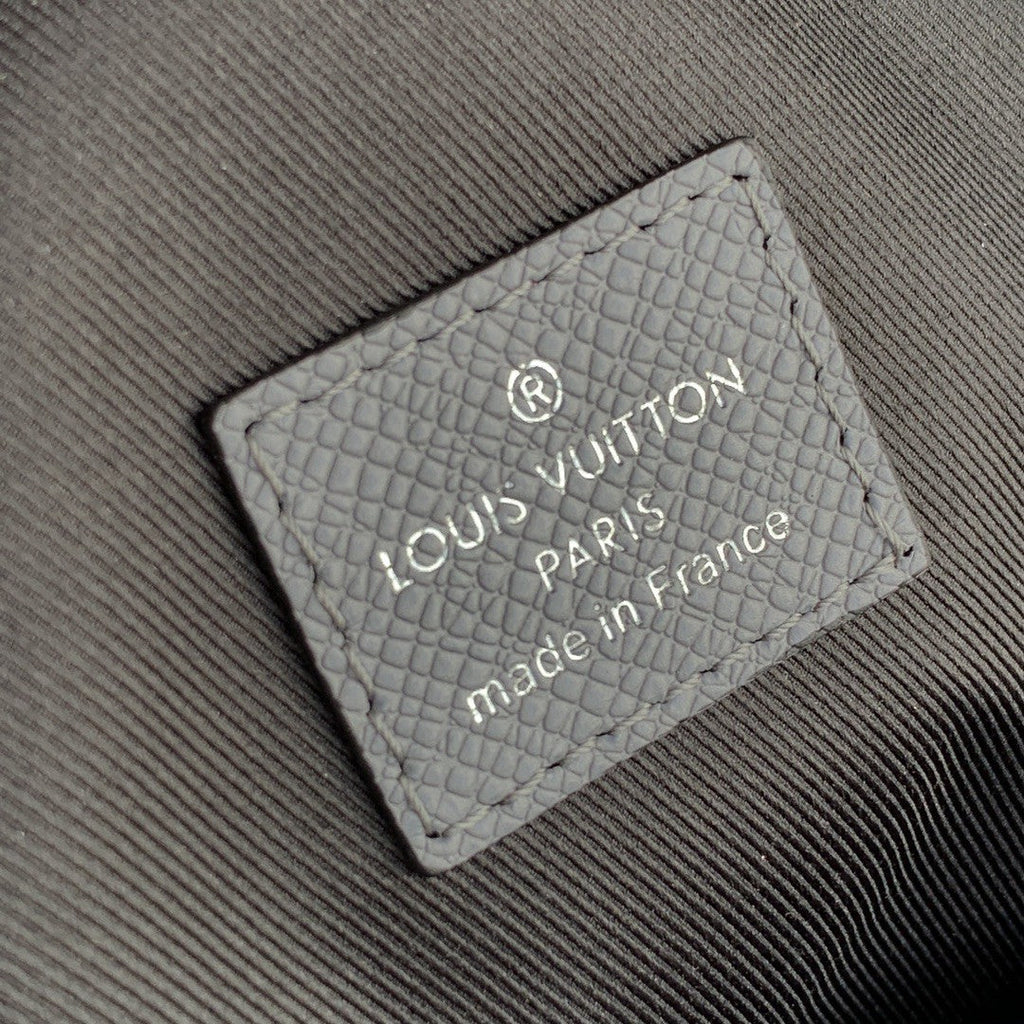 Louis Vuitton Avenue Sling Bag Taiga Grey For Men, Bags, Crossbody Bags 12.2in/31cm Louis Vuitton M30801