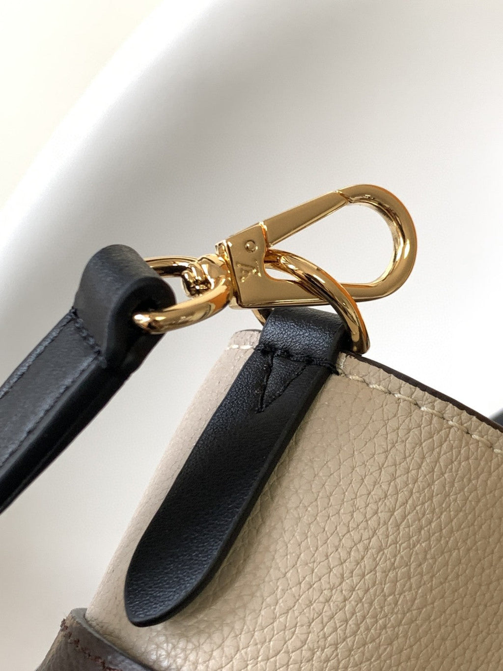 Louis Vuitton On My Side MM Tote Bag Monogram Canvas Laurier Green For Women,  Shoulder Bags 12in/31cm Louis Vuitton M55302
