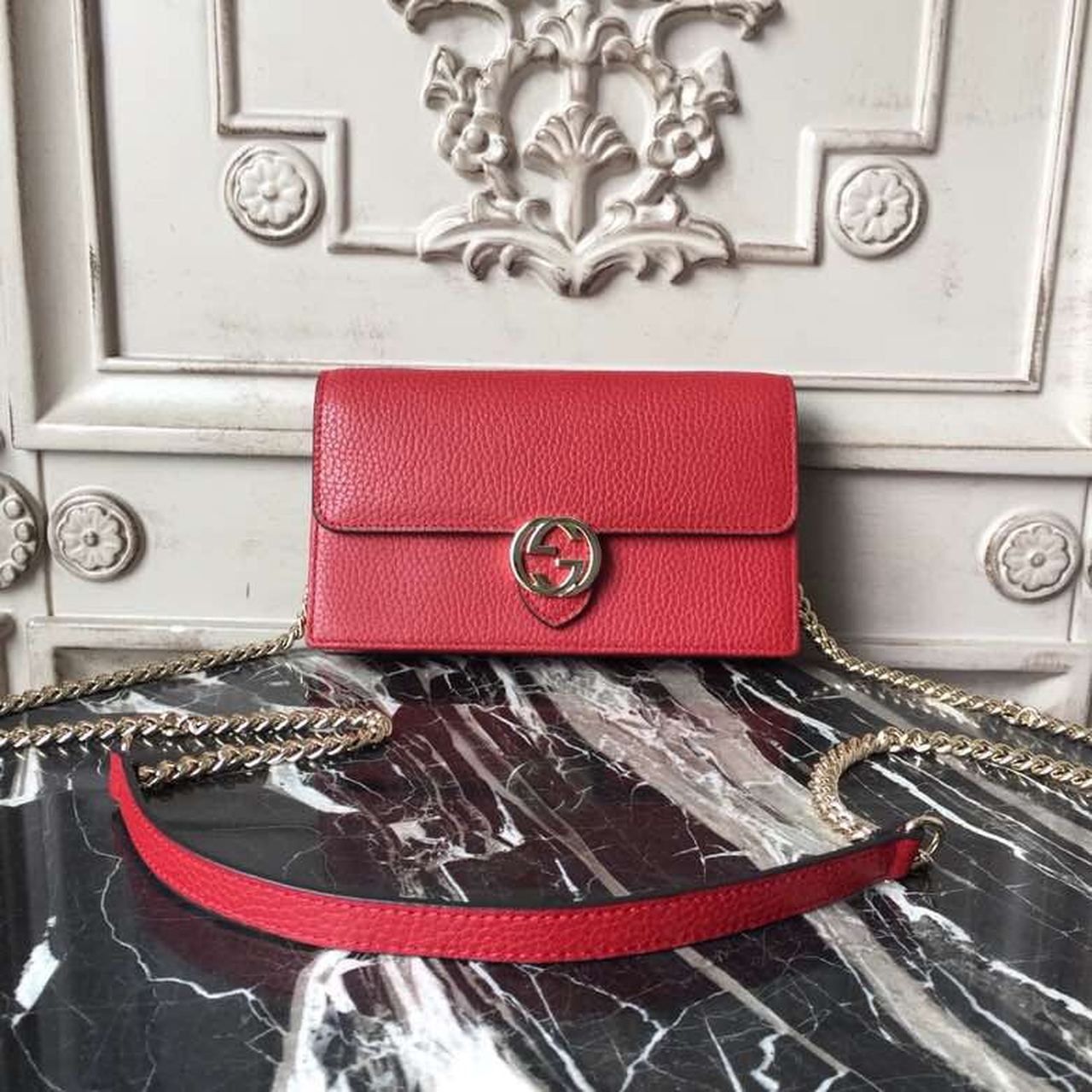 Interlocking Crossbody Handbag Grained Calfskin Spring/Summer Collection Red For Women 7.5in/19cm 510304