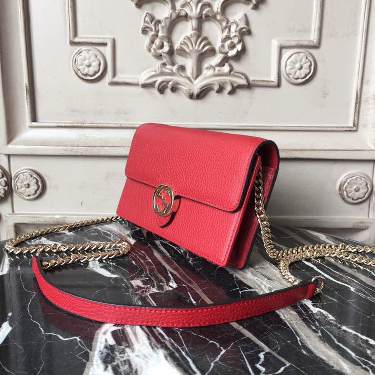 Interlocking Crossbody Handbag Grained Calfskin Spring/Summer Collection Red For Women 7.5in/19cm 510304