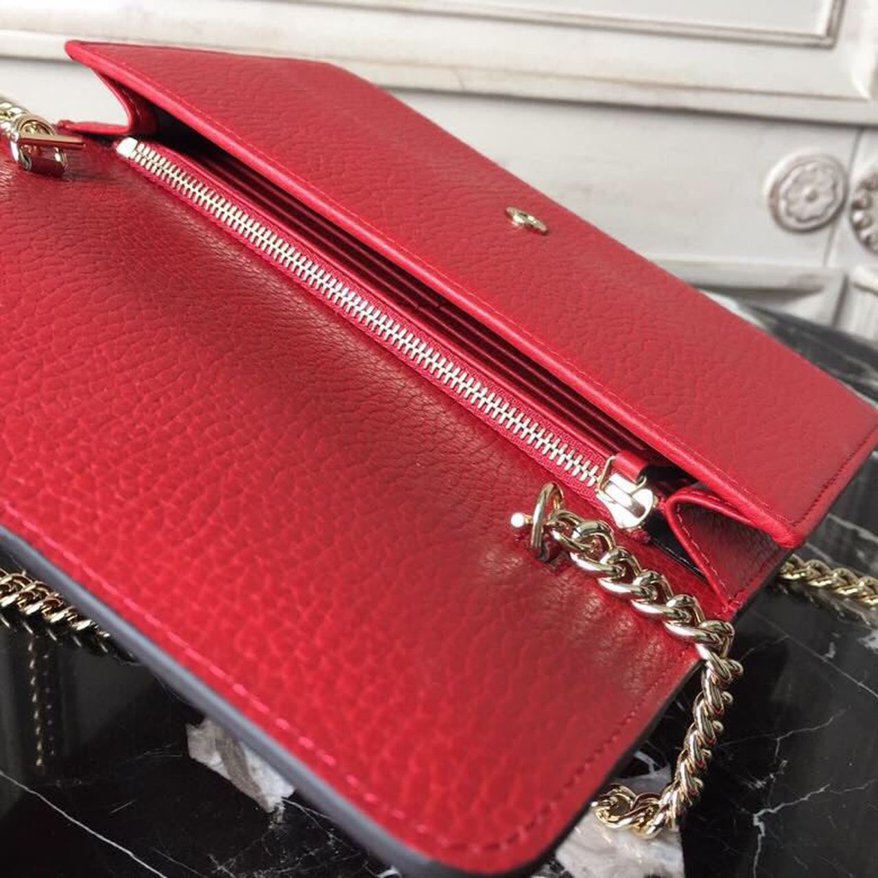Gucci Interlocking Gucci Crossbody Handbag Grained Calfskin Spring/Summer Collection Red For Women 7.5in/19cm Gucci 510304