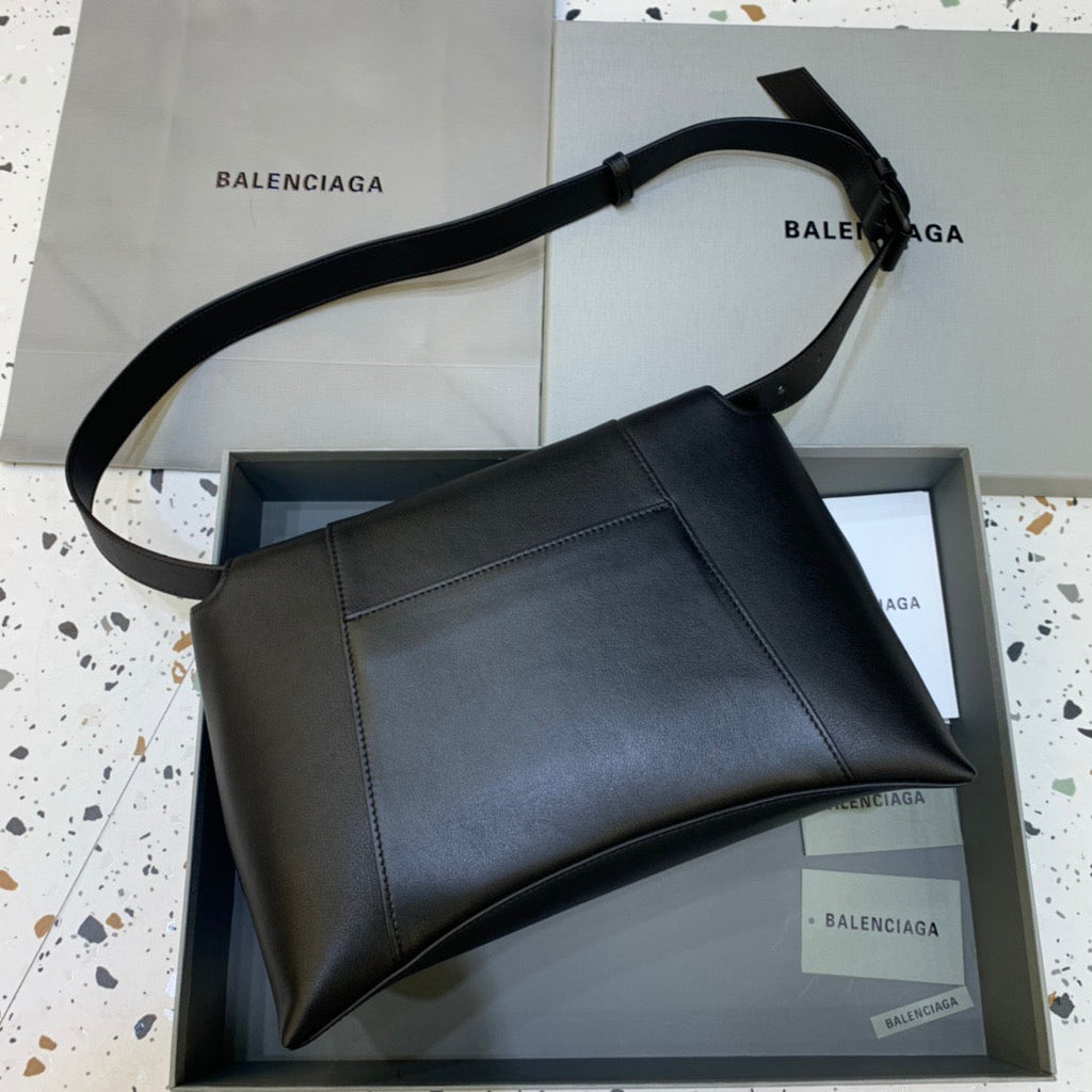 Downtown MeDiorum Shoulder Bag In Black, For Women,  Bags 12.6in/32cm 67135429S171000