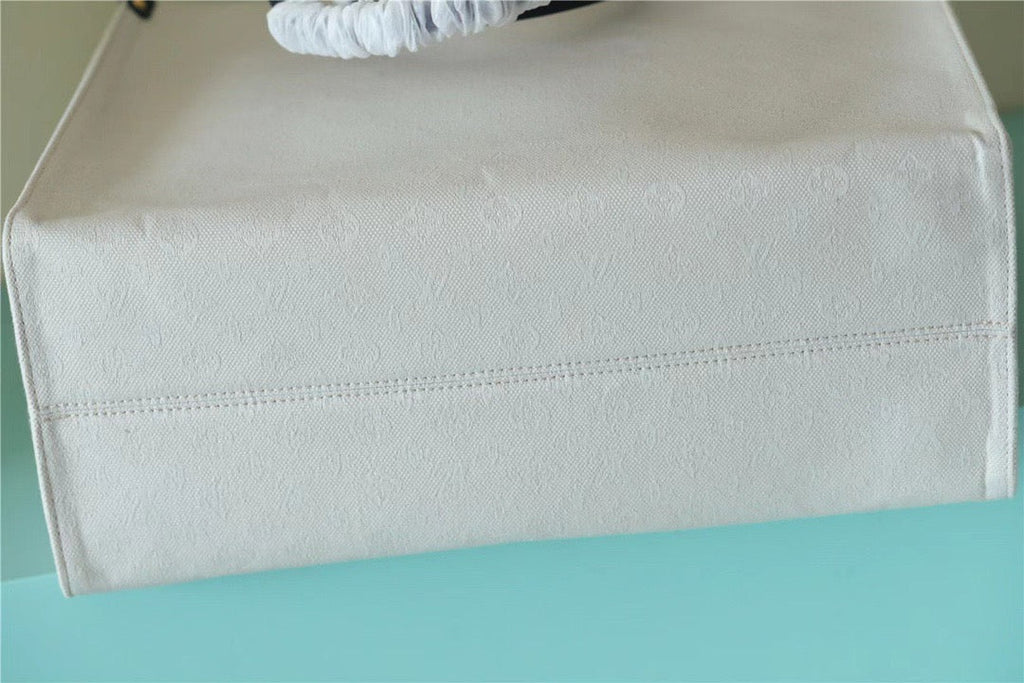 Louis Vuitton Onthego GM Monogram Giant And Rafa White/ Black For Women,  Shoulder And Crossbody Bags 41cm/16.1in Louis VuittonÃƒâ€šÃ‚Â 