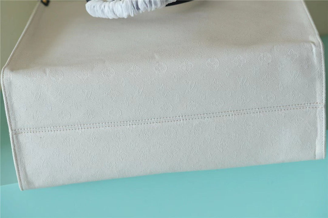 Louis Vuitton Onthego GM Monogram Giant And Rafa White/ Black For Women,  Shoulder And Crossbody Bags 41cm/16.1in Louis VuittonÃƒâ€šÃ‚Â 