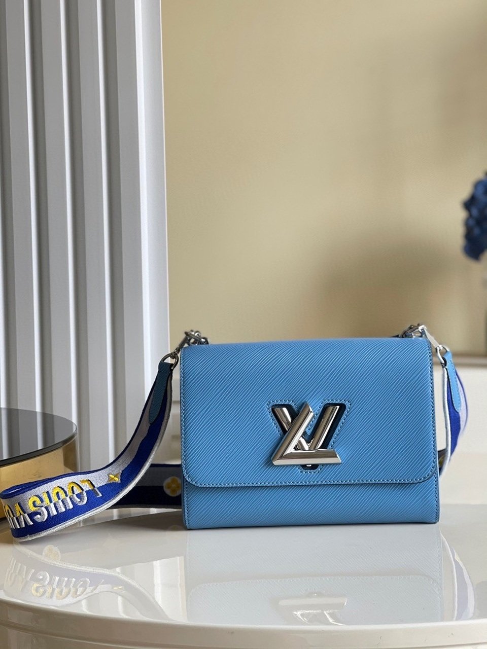 Louis Vuitton Twist MM Epi Blue For Women, WomenÃƒÂ¢Ã¢â€šÂ¬Ã¢â€žÂ¢s Handbags, Shoulder And Crossbody Bags 9.1in/23cm Louis Vuitton