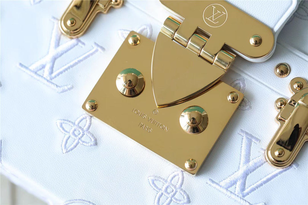 Louis Vuitton Petite Malle Monogram White For Women,  Shoulder And Crossbody Bags 7.9in/20cm Louis Vuitton M20847