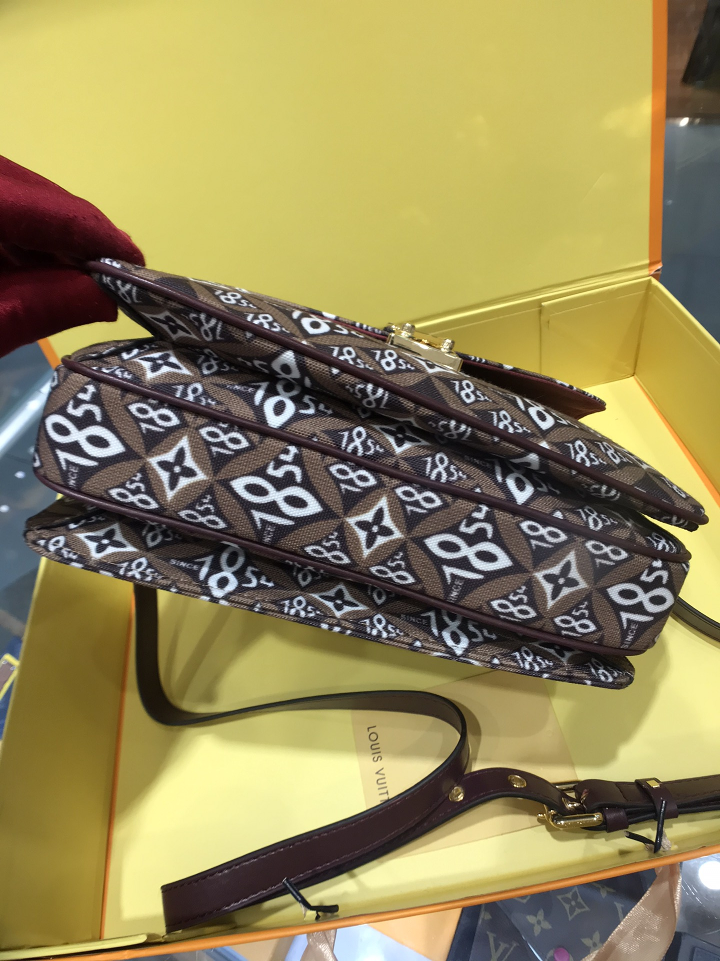 Elite Carryalls