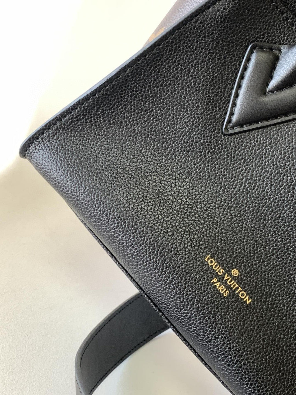 Louis Vuitton On My Side PM Tote Bag Monogram Canvas Black For Women,  Shoulder Bags 9.8in/25cm Louis Vuitton M57728