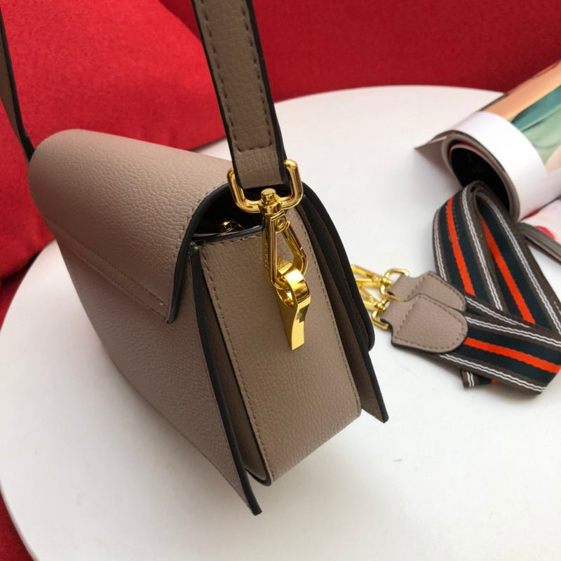 Barnes-Bags - Prada Bags - 924