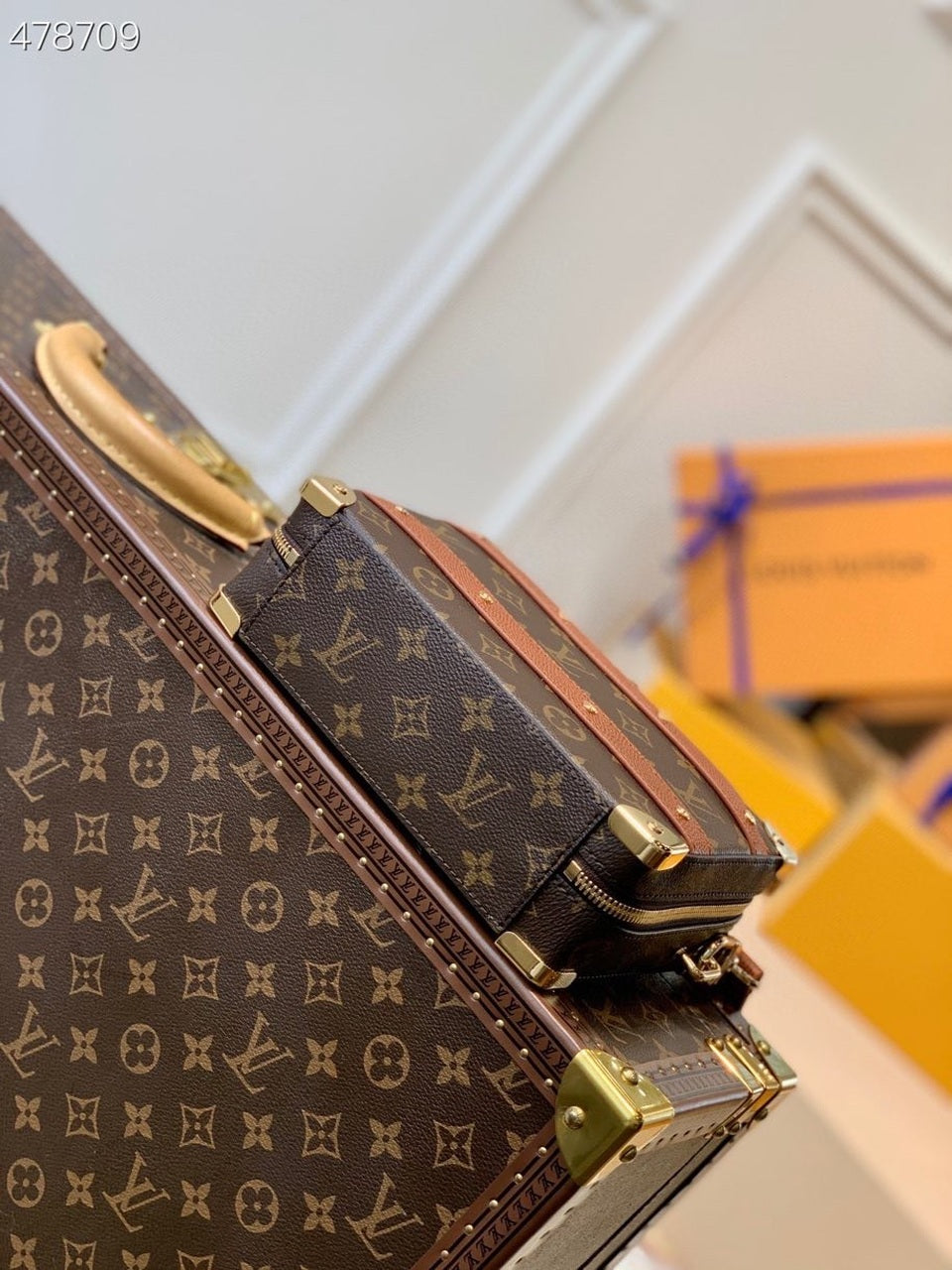 Louis VuittonxNBA Handle Trunk Monogram Canvas For Men, Bags, Messenger And Crossbody Bags 8.5in/21.5cm Louis Vuitton M45785