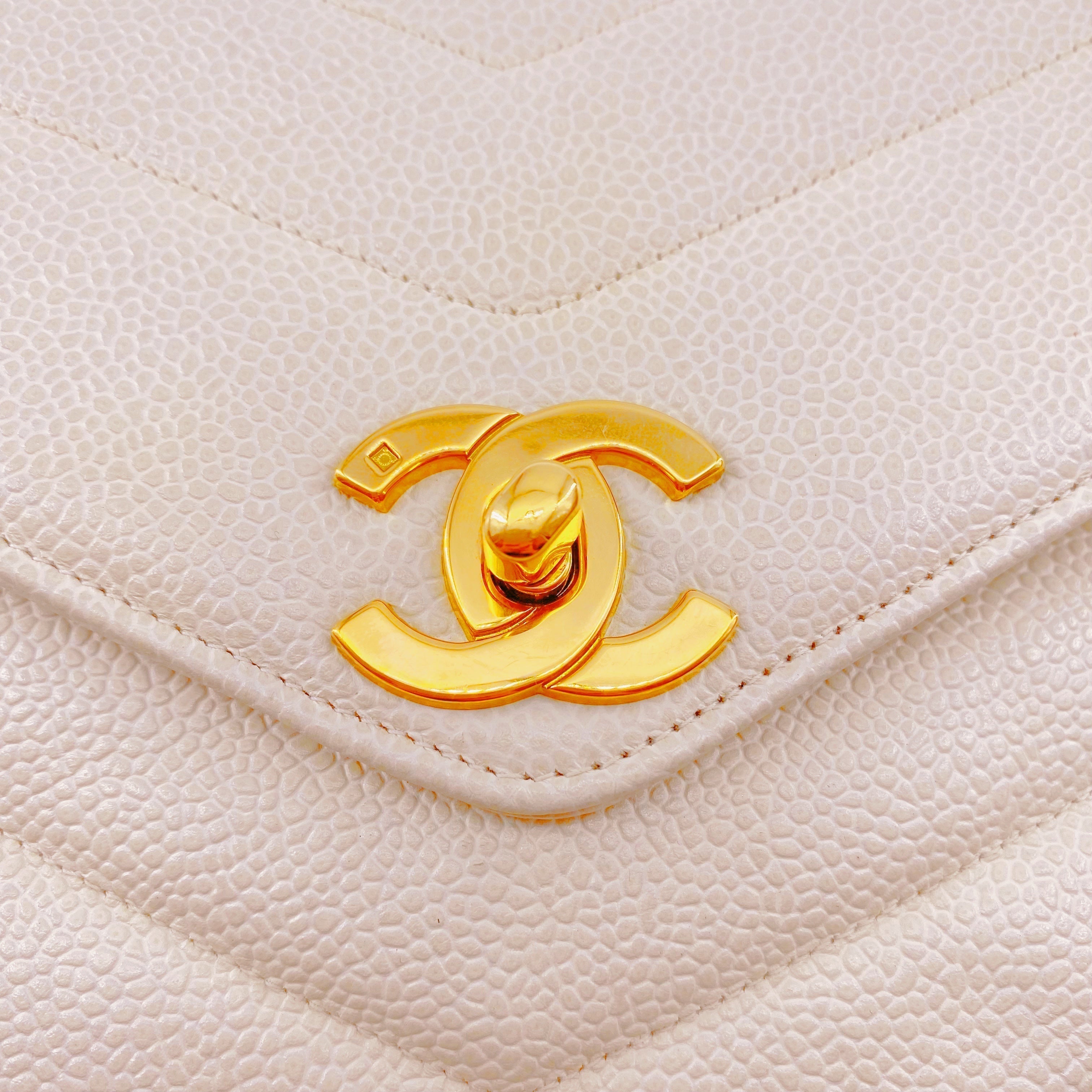 Chanel Cream Vintage Caviar Leather V Stitch Shoulder Bag