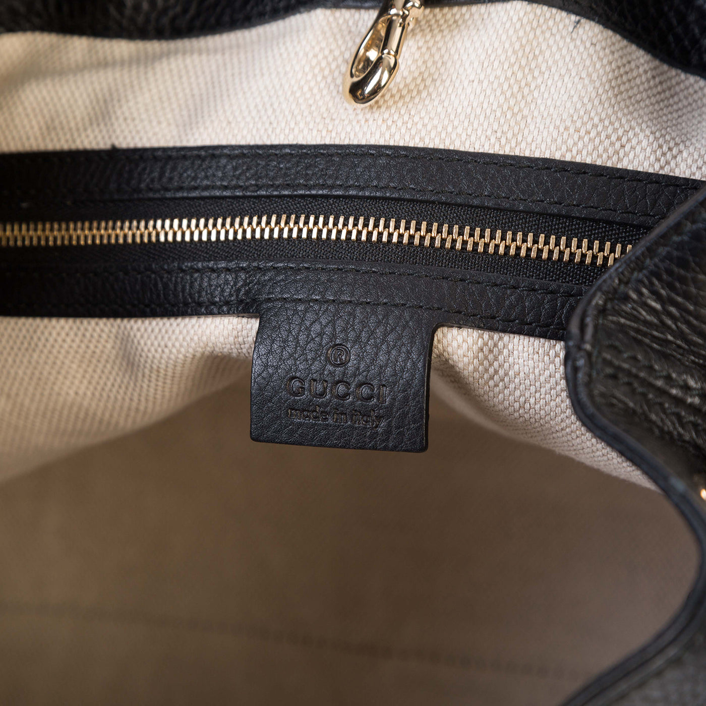 Soho MeDiorum Textured Shoulder Bag