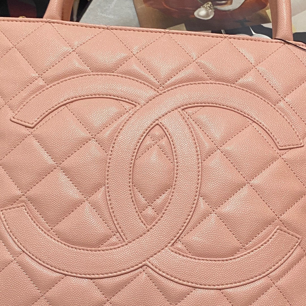 ChanelMedallion Tote Gold Hardware Caviar PiNike For Women, Women’s Handbags, Shoulder Bags 15.6in/32cm 