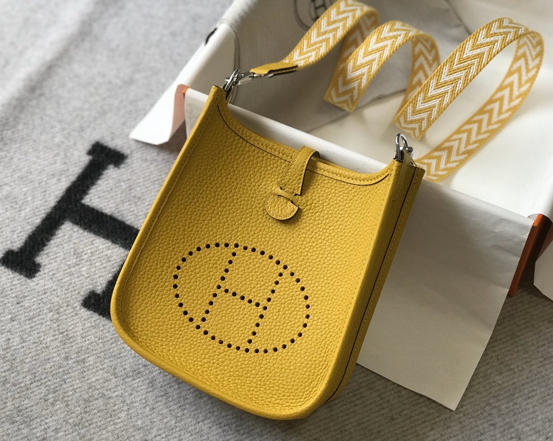 Evelyne 16 Amazone Bag Yellow With SiLouis Vuittoner-Toned Hardware For Women, Shoulder And Crossbody Bags 6.3in/16cm
