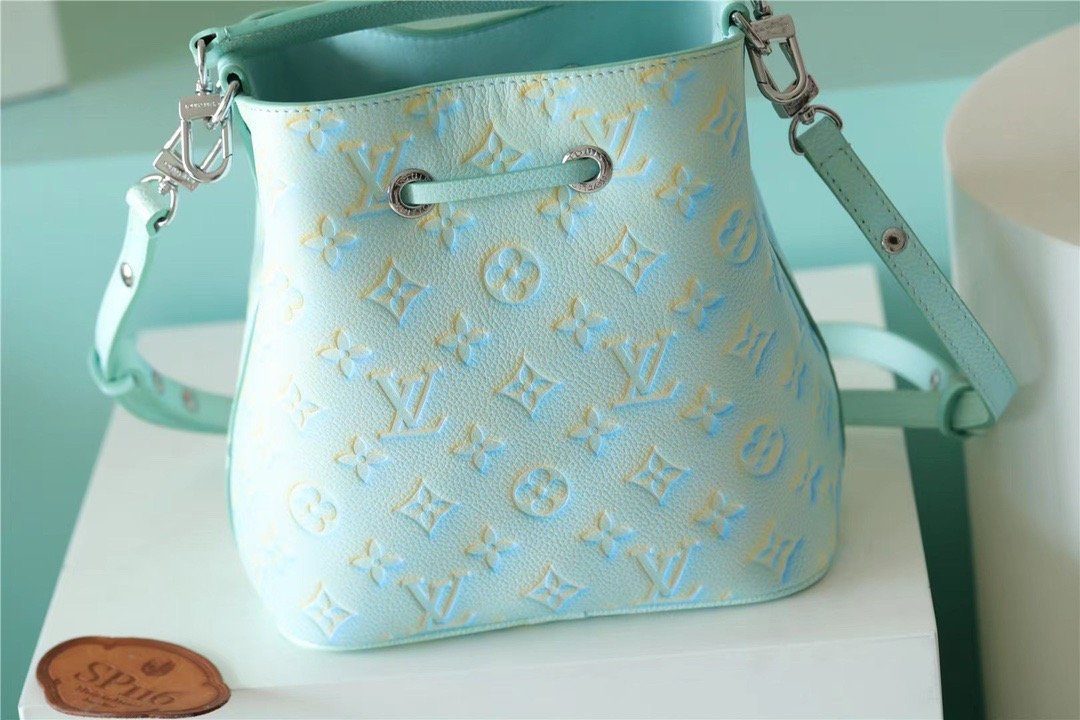 Louis Vuitton NeoNoe Monogram Empreinte Mint For Women,  Shoulder And Crossbody Bags 7.9in/20cm Louis Vuitton