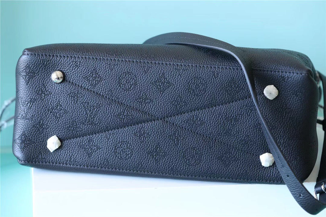 Louis Vuitton Bella Tote Mahina Black For Women,  Shoulder And Crossbody Bags 12.6in/32cm Louis Vuitton M59200
