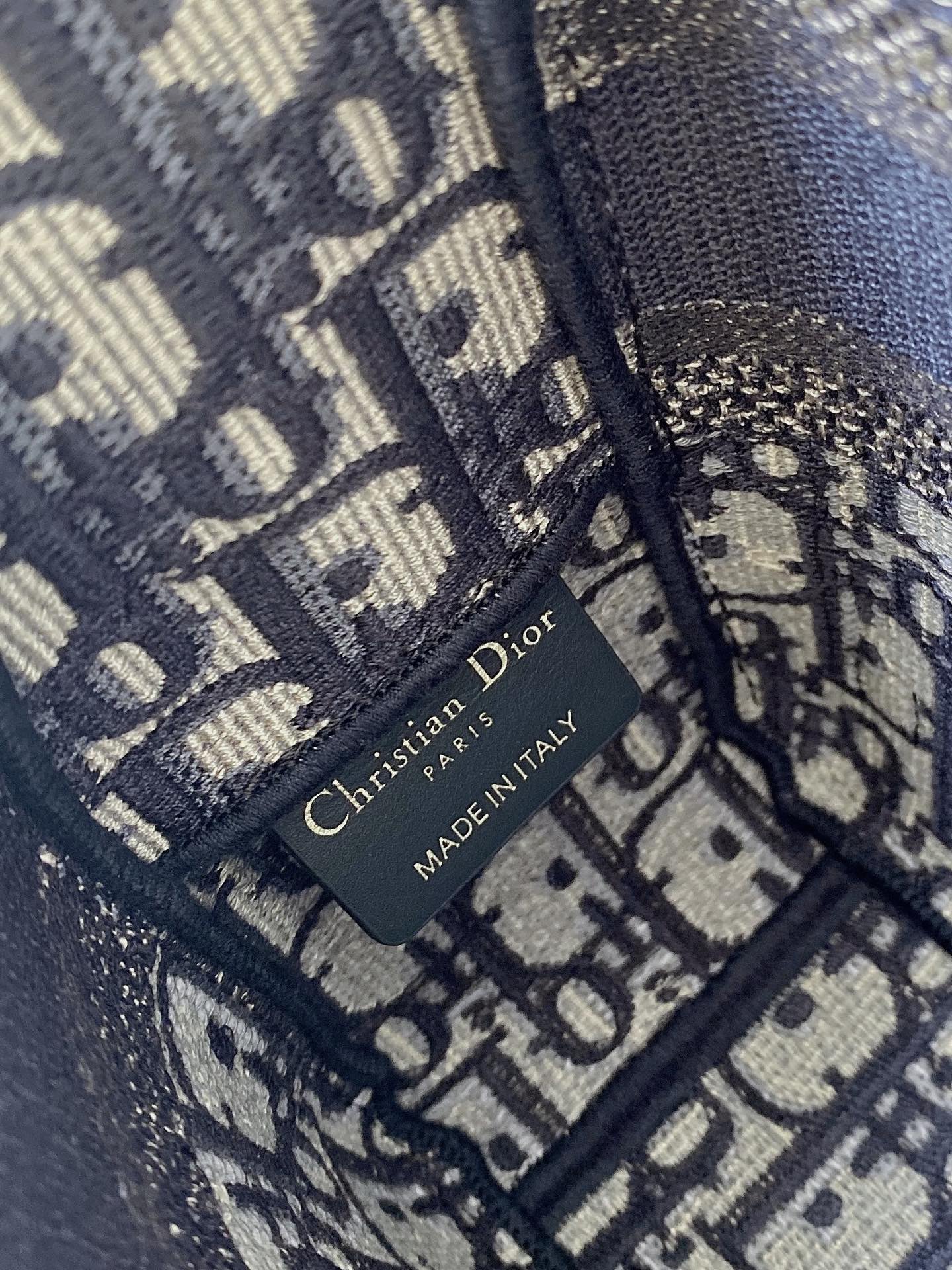Dior Small DYORCAMP Bag Blue Oblique Embroidery, Blue Handbags, Shoulder Bags, Crossbody Bags, 23cm CD M1241ORIW_M928