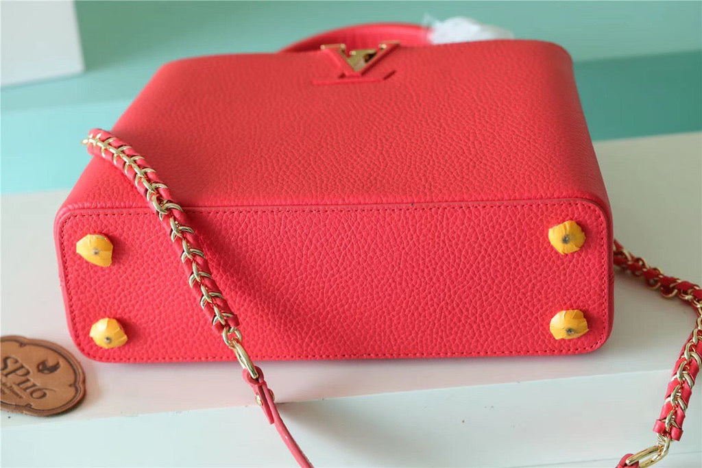 Louis Vuitton Capucines Taurillon Red For Women, WomenÃƒÂ¢Ã¢â€šÂ¬Ã¢â€žÂ¢s Bags, Shoulder And Crossbody Bags 10.6in/27cm Louis Vuitton