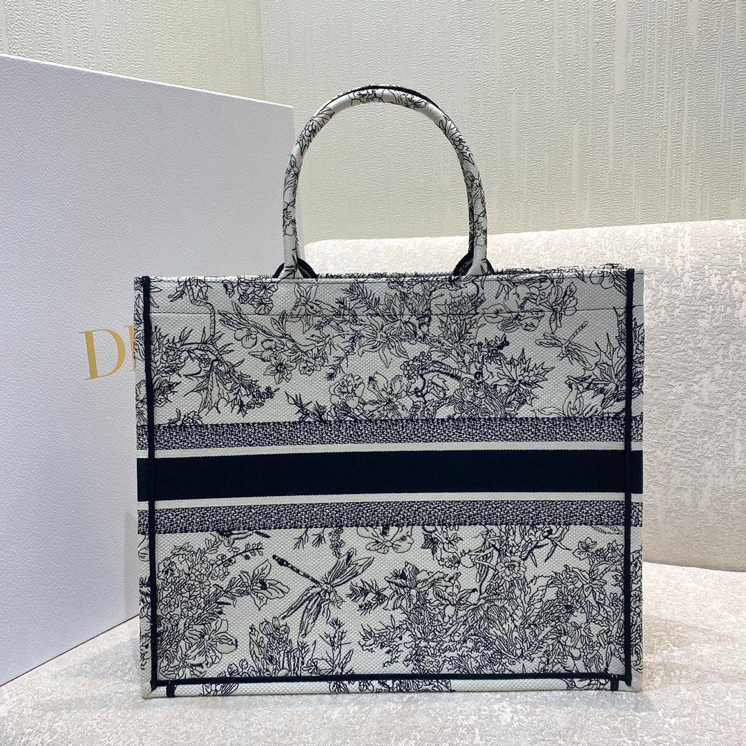 Dior MeDiorum Book Tote Blue Toile de Jouy Flowers Embroidery, Blue, For Women Women’s Handbags, Shoulder Bags, 42cm CD M1286ZTQW_M808
