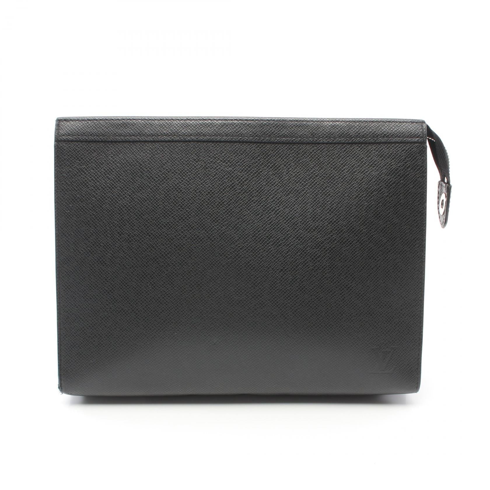 Louis Vuitton Taiga Pochette Voyage MM  Leather Clutch Bag