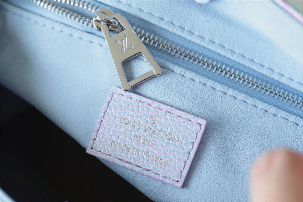 Louis Vuitton OnTheGo PM Monogram Empreinte Lilas Purple For Women, WomenÃƒÂ¢Ã¢â€šÂ¬Ã¢â€žÂ¢s Bags, Shoulder And Crossbody Bags 9.8in/25cm Louis Vuitton M46067