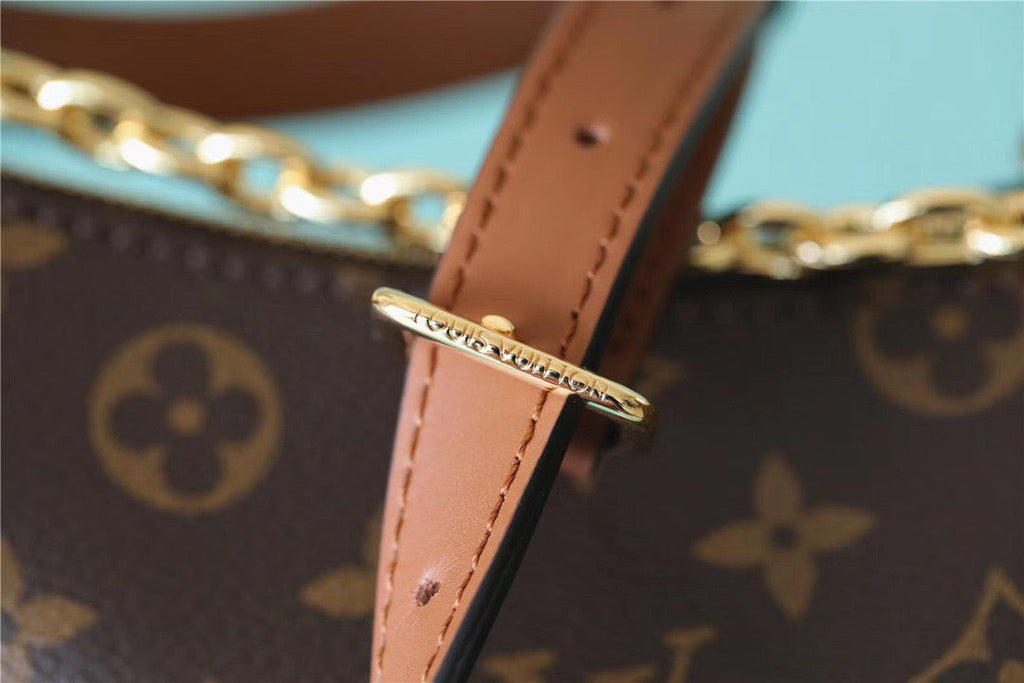 Louis Vuitton Loop Monogram Canvas By Nicolas Ghesquiere For Women,  Shoulder And Crossbody Bags 23cm/9.1in Louis Vuitton 