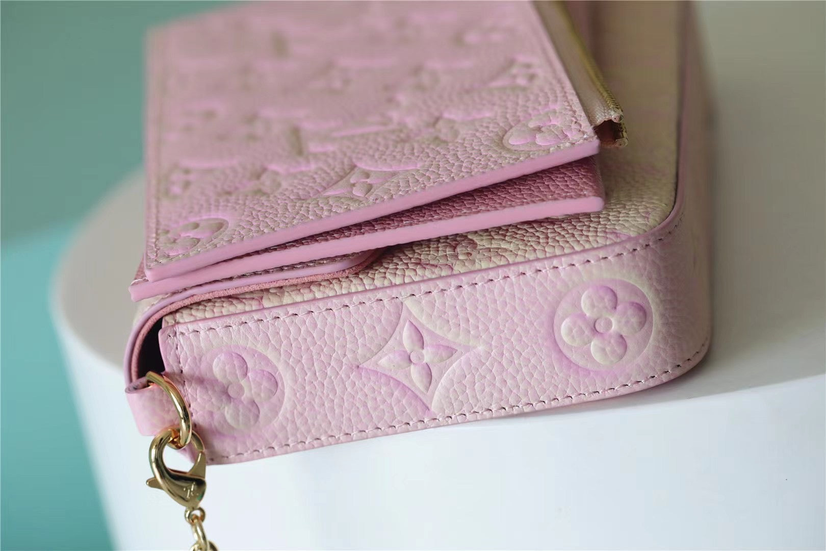 Louis Vuitton Pochette Felicie Monogram Empreinte Rose Poudre Pink For Women,  Shoulder And Crossbody Bags 21cm/8.3in Louis Vuitton M67856
