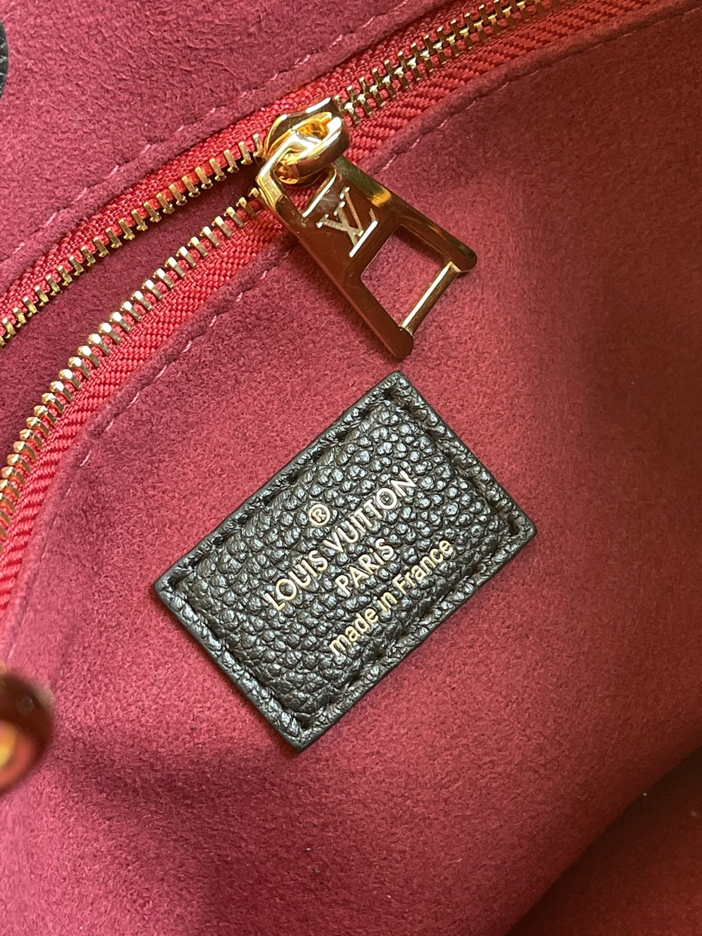 Louis Vuitton OnTheGo PM Tote Bag Monogram Empreinte Rosy For Women, Women’s Handbags, Shoulder And Crossbody Bags 9.8in/25cm Louis Vuitton M45660